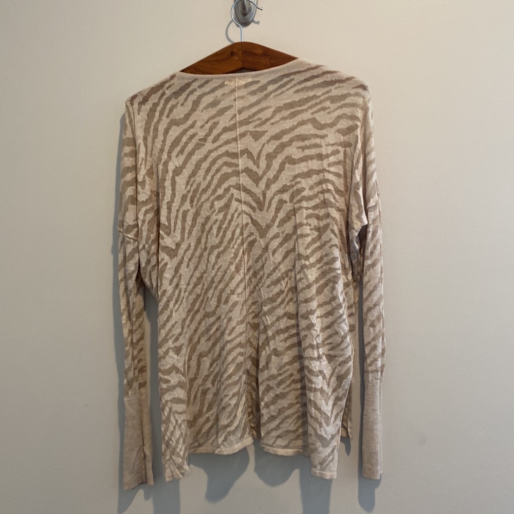 H&M long sleeve - Picture 3 of 3